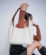 Load image into Gallery viewer, Elegant Leather Handbag