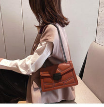 Load image into Gallery viewer, Classic Rivet Chain Crossbody Bag