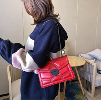 Load image into Gallery viewer, Classic Rivet Chain Crossbody Bag