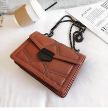 Load image into Gallery viewer, Classic Rivet Chain Crossbody Bag
