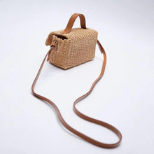 Load image into Gallery viewer, New Paper Rope Messenger Bag
