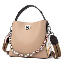 Load image into Gallery viewer, Fashion Ribbons Handbags Women Chain Small Shoulder Bags Luxury Crossbody Bags
